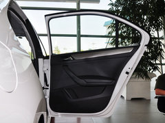 2015款 1.6L 自动 舒适版