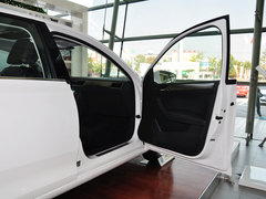 2015款 1.6L 自动 舒适版