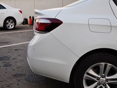 2015款 1.5L 手动 精英版