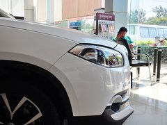 2014款 1.5T 自动 四驱尊贵型 5座