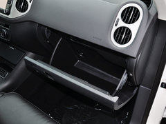 2015款 1.8TSI 自动 两驱30周年纪念版 5座
