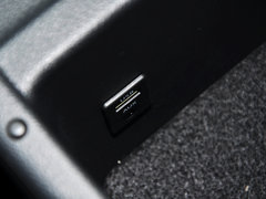 2015款 1.8TSI 自动 两驱30周年纪念版 5座