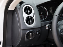 2015款 1.8TSI 自动 两驱30周年纪念版 5座