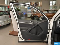 2015款 1.8TSI 自動(dòng) 兩驅(qū)30周年紀(jì)念版 5座