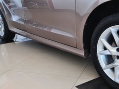 2014款 1.6L 自动 豪华型