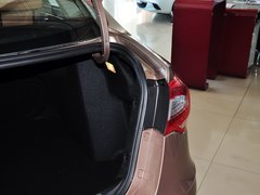 2014款 1.6L 自动 豪华型