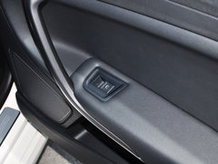 2015款 1.8T 90周年赛道冠军版精英型