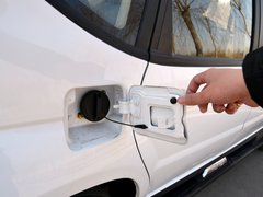 2014款 1.5L 手动 精英版 5座