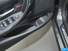 2015款 320i 运动设计套装