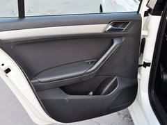 2015款 1.6L 自动 豪华型