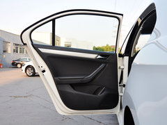 2015款 1.6L 自动 豪华型