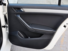2015款 1.6L 自动 豪华型