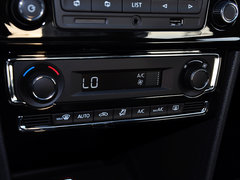 2015款 1.6L 自动 豪华型