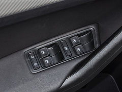 2015款 1.6L 自动 豪华型
