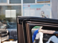 2015款 2.0L 自动 两驱版DLX 5座