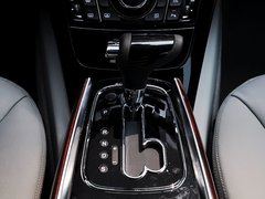 2015款 3.0L 自动 尊贵型