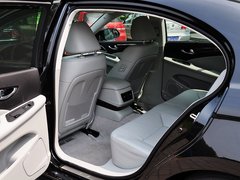 2015款 3.0L 自动 尊贵型