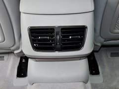 2015款 3.0L 自动 尊贵型