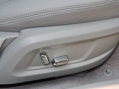 2015款 3.0L 自动 尊贵型