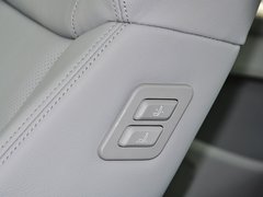 2015款 3.0L 自动 尊贵型