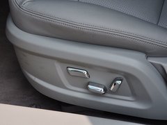 2015款 3.0L 自动 尊贵型