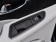 2015款 3.0L 自动 尊贵型