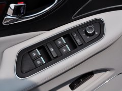 2015款 3.0L 自动 尊贵型