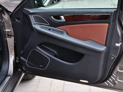 2015款 3.0L 自动 尊贵型