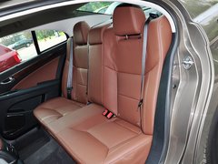 2015款 3.0L 自动 尊贵型
