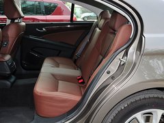 2015款 3.0L 自动 尊贵型