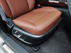 2015款 3.0L 自动 尊贵型