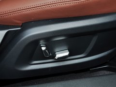 2015款 3.0L 自动 尊贵型