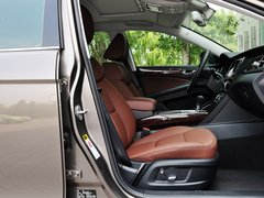 2015款 3.0L 自动 尊贵型