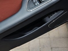 2015款 3.0L 自动 尊贵型