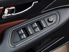 2015款 3.0L 自动 尊贵型