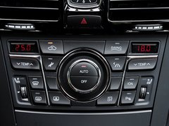 2015款 3.0L 自动 尊贵型