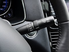 2015款 3.0L 自动 尊贵型