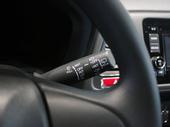 2015款 1.8L 手动 两驱精英型 5座