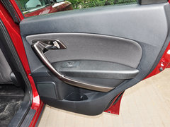 2015款 2.0L 自动 舒适型 5座