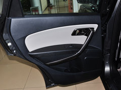 2015款 2.0L 自动 舒适型 5座