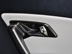2015款 2.0L 自动 舒适型 5座