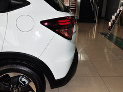 2015款 1.8L CVT 两驱豪华型 5座