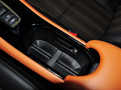 2015款 1.8L CVT 两驱豪华型 5座