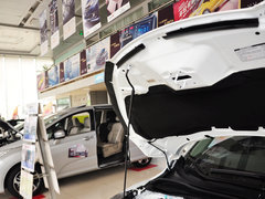 2015款 1.8L CVT 两驱豪华型 5座