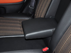 2015款 1.8L CVT 两驱豪华型 5座