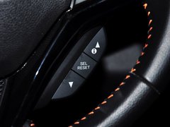 2015款 1.8L CVT 两驱豪华型 5座
