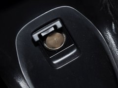 2015款 1.8L CVT 两驱豪华型 5座