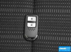 2015款 1.8L CVT 两驱豪华型 5座