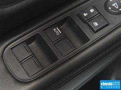 2015款 1.8L CVT 两驱精英型 5座