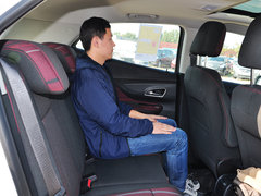 2015款 1.4T 手動 兩驅(qū)都市進取型 5座